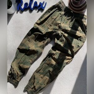 Comfy, camo pants with scrunch at feet.